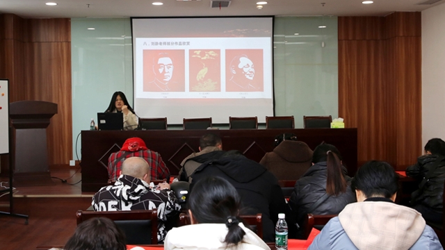 非遺剪紙傳承人受邀授課，帶領(lǐng)這批特殊學(xué)員一起“剪”出希望