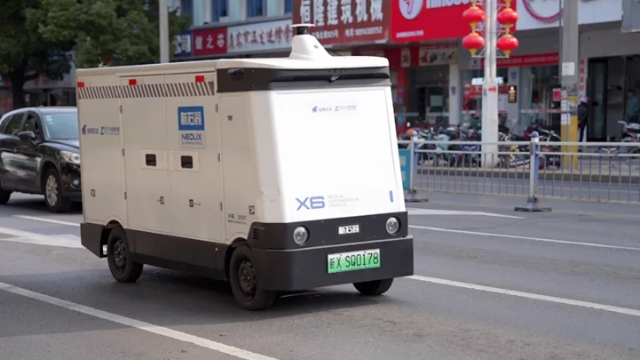 沒(méi)有駕駛員，單趟卻能配送500多件快遞包裹 | 啟東首輛無(wú)人配送車(chē)“上崗”