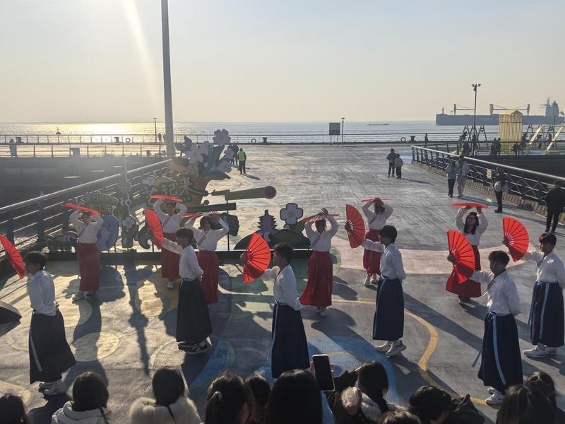 “藝起來·街角邂逅藝術”長江體育公園專場演出上演